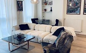 Stunning 1 Bed Luxury Apartment